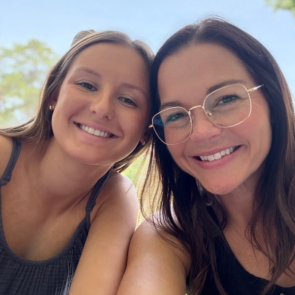 Meet your Posher, Hannah - Picture 5 of 6